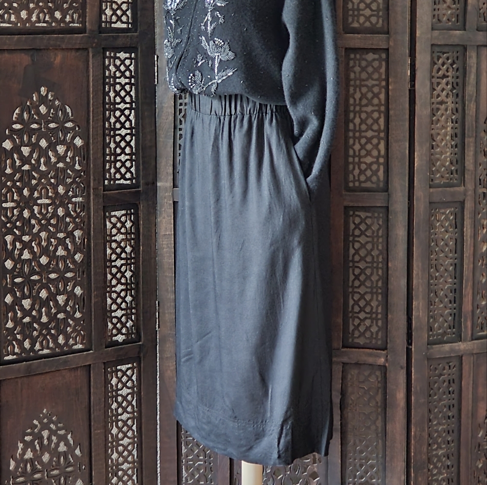Vintage pencil skirt w pockets
